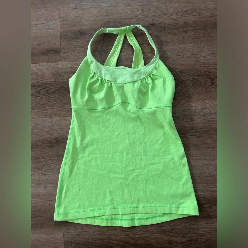 EUC Lululemon Tank Top with Built in Bra- Size 6